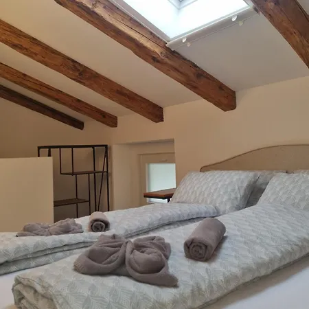 펜션 Rozalija House - Pocitniska Hisa Z Vrtom Ob Reki Soci V Solkanu 솔칸