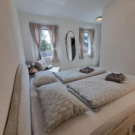 Rozalija House - Pocitniska Hisa Z Vrtom Ob Reki Soci V Solkanu * Solkan