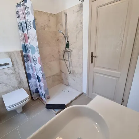 Rozalija House - Pocitniska Hisa Z Vrtom Ob Reki Soci V Solkanu 솔칸