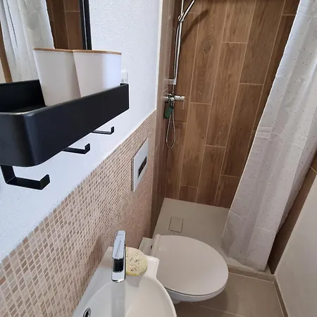 Rozalija House - Pocitniska Hisa Z Vrtom Ob Reki Soci V Solkanu Počitniška hiša