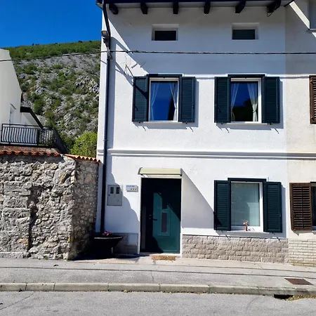 Rozalija House - Pocitniska Hisa Z Vrtom Ob Reki Soci V Solkanu 度假居 苏坎