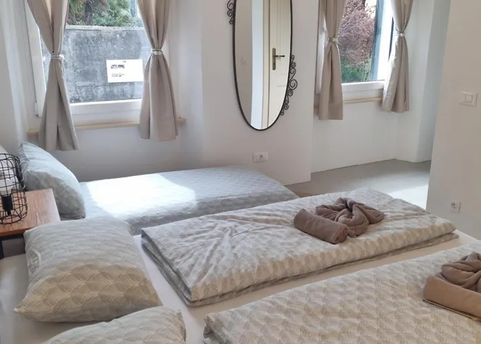 Rozalija House - Pocitniska Hisa Z Vrtom Ob Reki Soci V Solkanu Casa vacanze