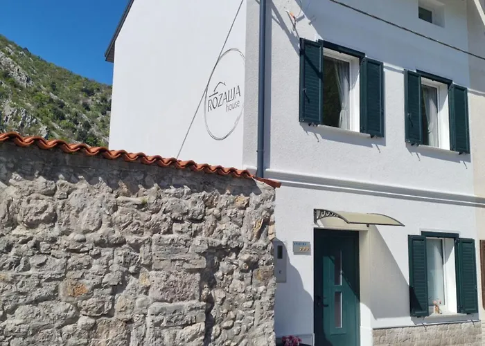 Rozalija House - Pocitniska Hisa Z Vrtom Ob Reki Soci V Solkanu *